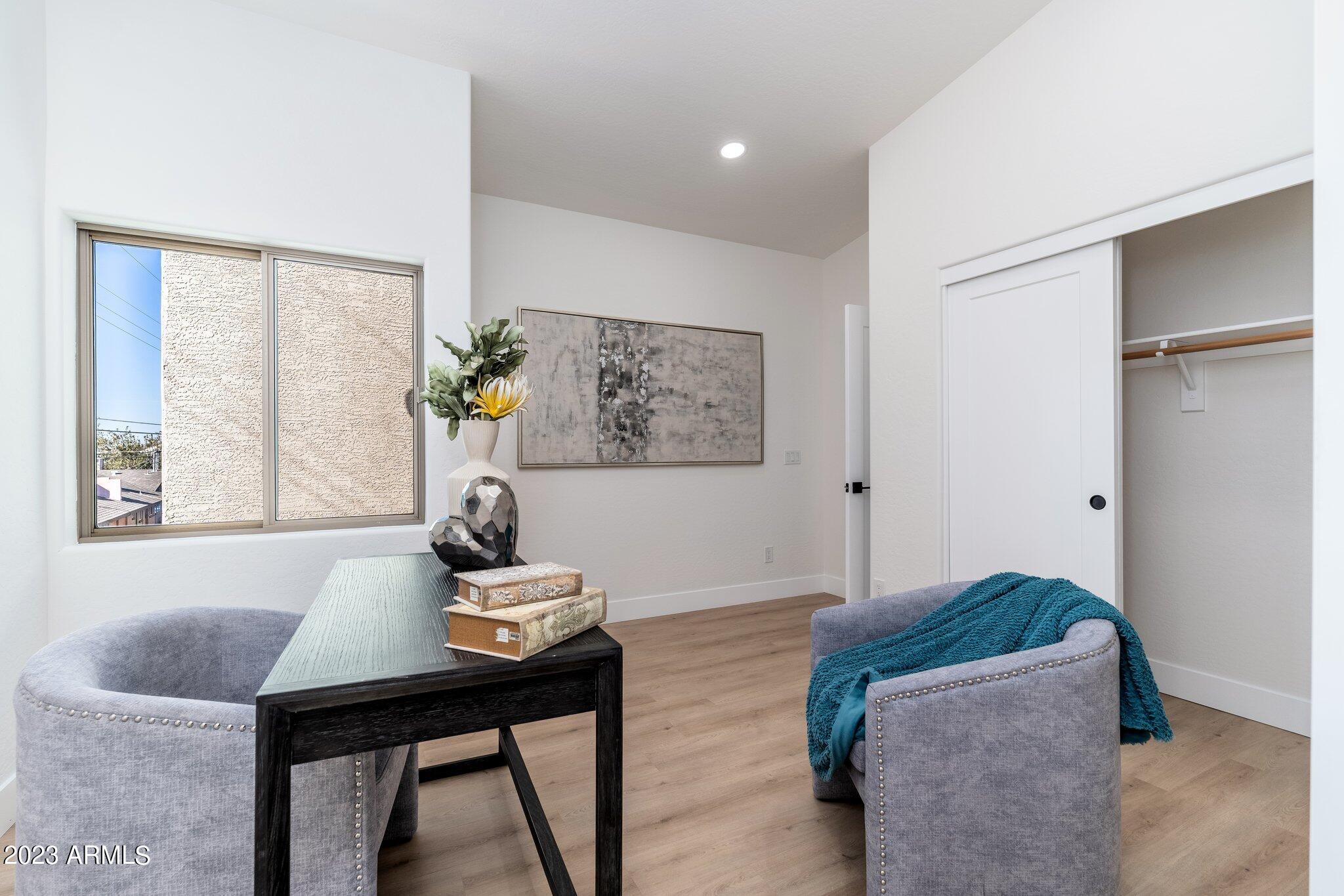 3034 North 39th Street, Unit 12 Phoenix, AZ 85018 - Photo 16 of 29 3034 N 39th St - 21