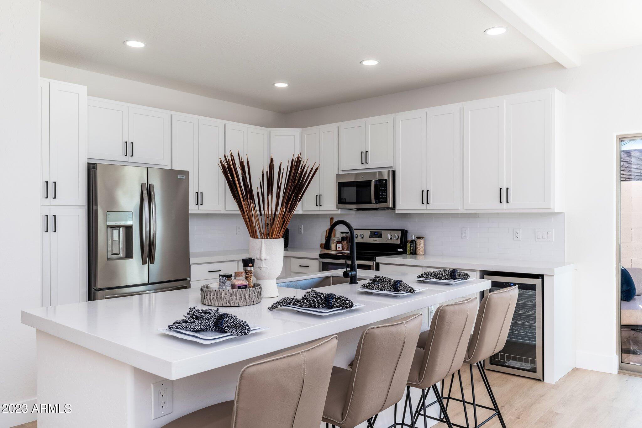 3034 North 39th Street, Unit 12 Phoenix, AZ 85018 - Photo 19 of 29 3034 N 39th St - 04