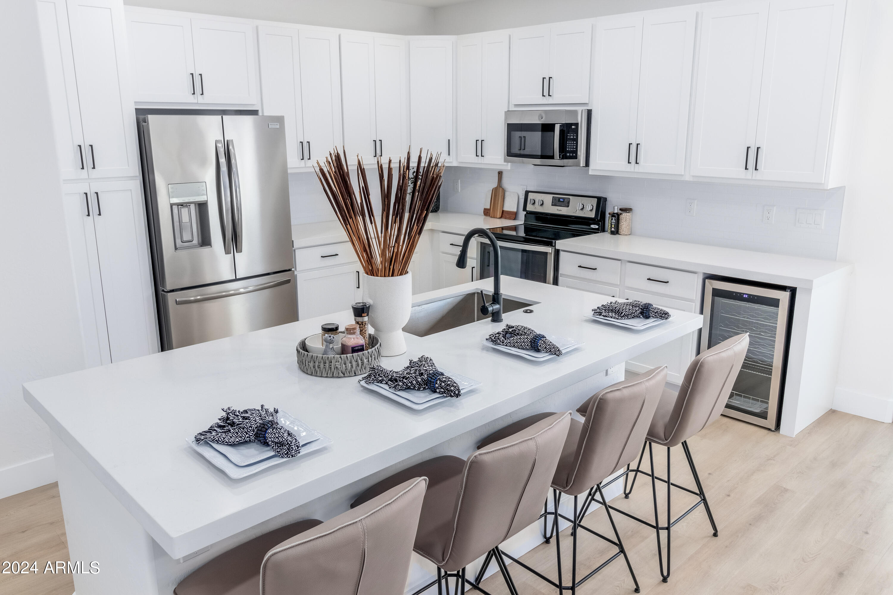 3034 North 39th Street, Unit 12 Phoenix, AZ 85018 - Photo 2 of 29 3034 N 39th St - 03