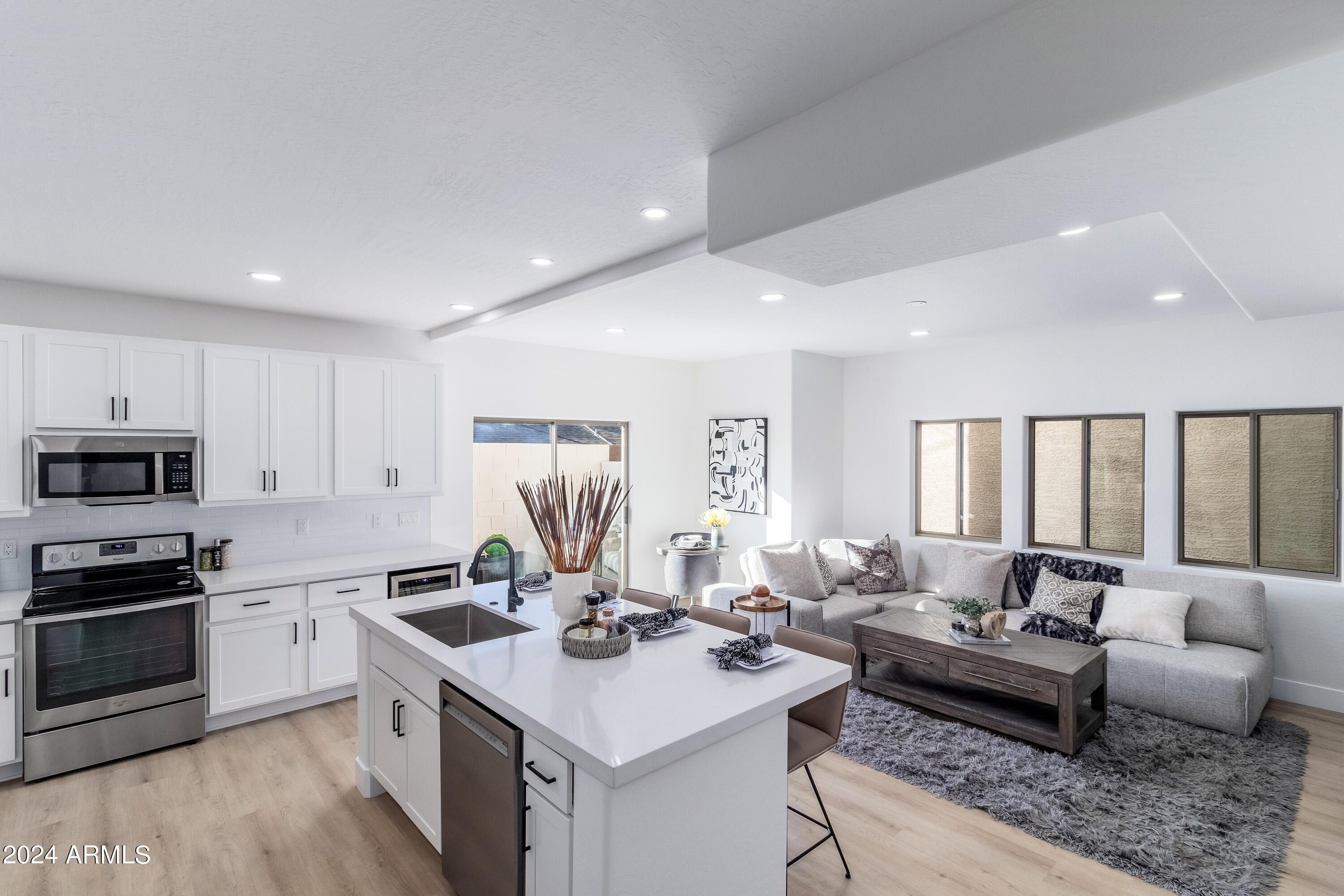 3034 North 39th Street, Unit 12 Phoenix, AZ 85018 - Photo 21 of 29 3034 N 39th St - 04