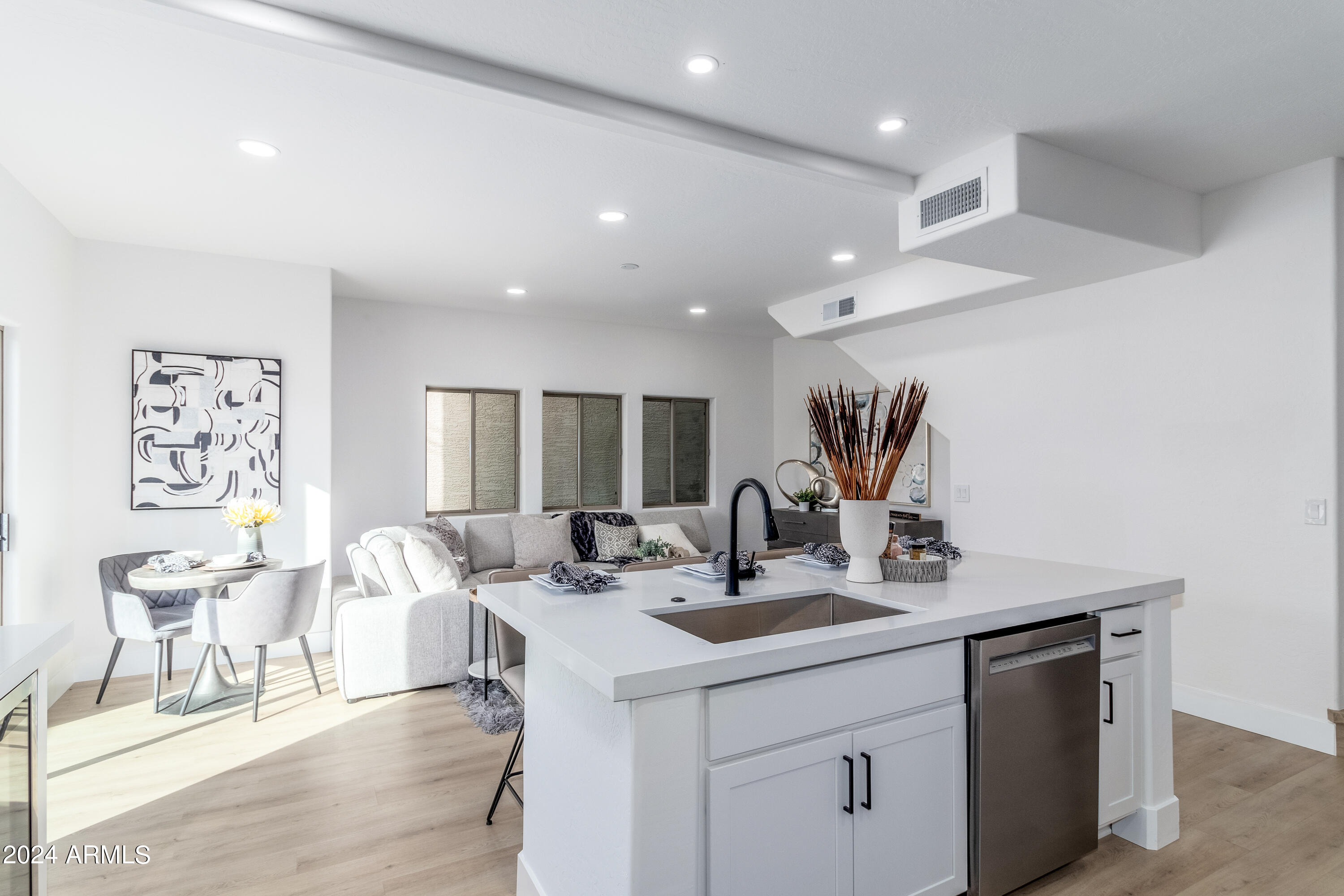 3034 North 39th Street, Unit 12 Phoenix, AZ 85018 - Photo 23 of 29 3034 N 39th St - 07