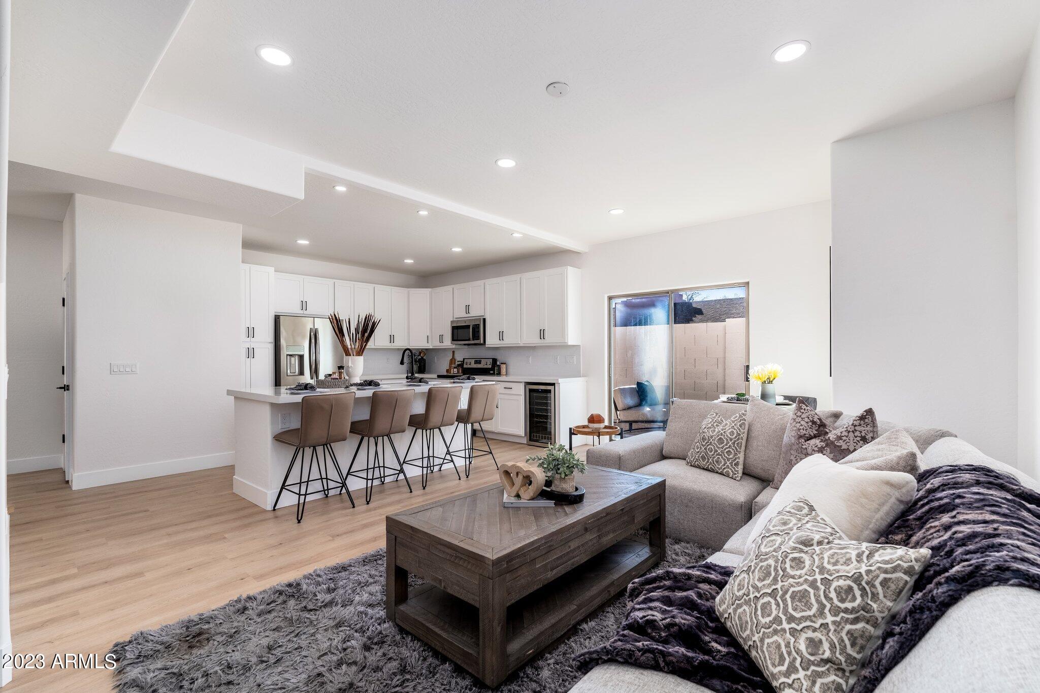 3034 North 39th Street, Unit 12 Phoenix, AZ 85018 - Photo 3 of 29 3034 N 39th St - 11