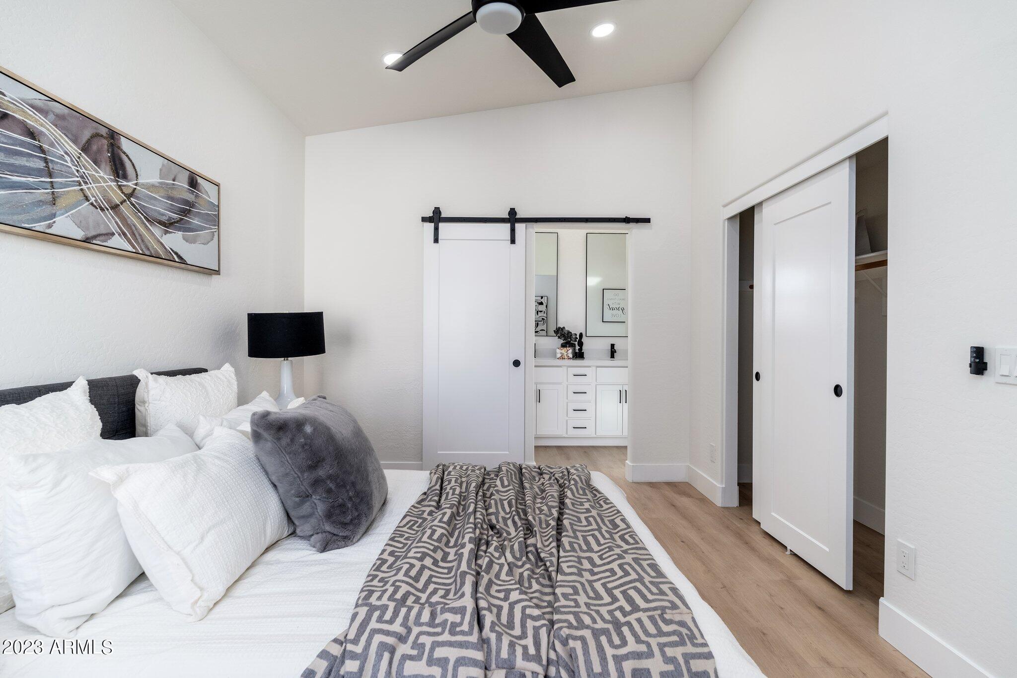 3034 North 39th Street, Unit 12 Phoenix, AZ 85018 - Photo 6 of 29 3034 N 39th St - 24