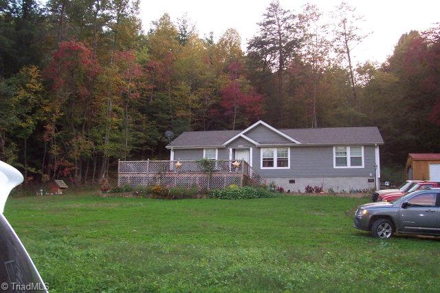 1037 Blackburn Hollow Road Purlear, NC 28665 - Photo 7 of 12 Gallery Image 7