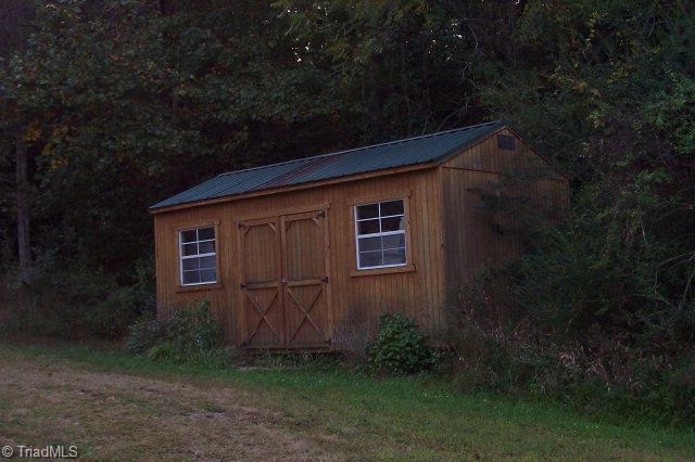 1037 Blackburn Hollow Road Purlear, NC 28665 - Photo 9 of 12 Gallery Image 9