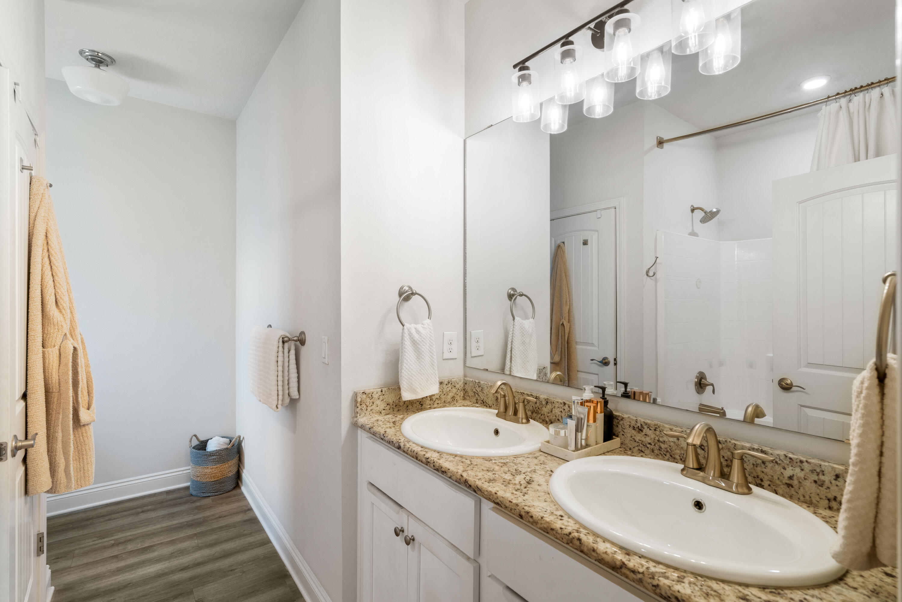 111 Brandywine Road Freeport, FL 32439 - Photo 19 of 40 Primary Bath