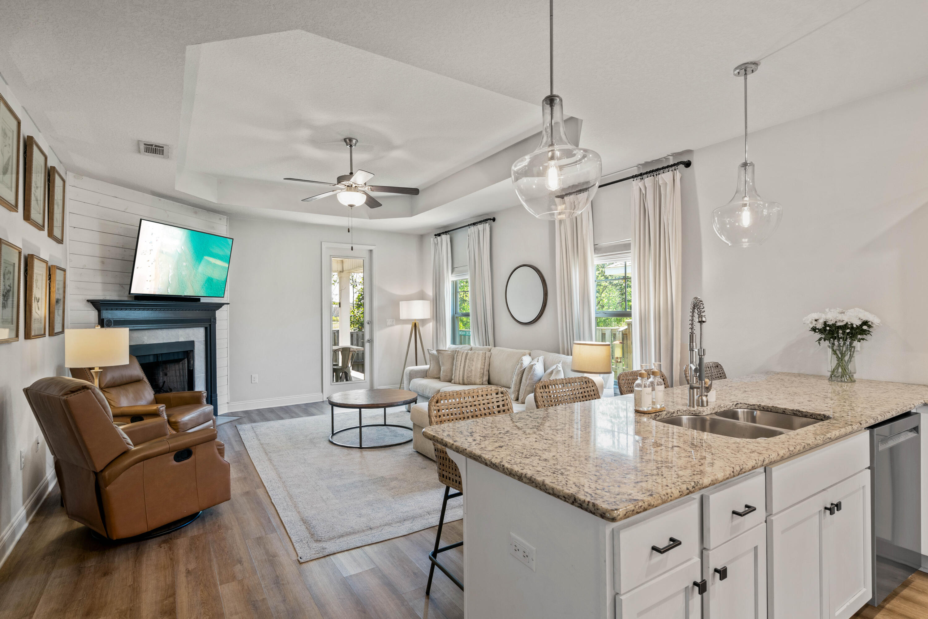 111 Brandywine Road Freeport, FL 32439 - Photo 6 of 40 Breakfast Bar