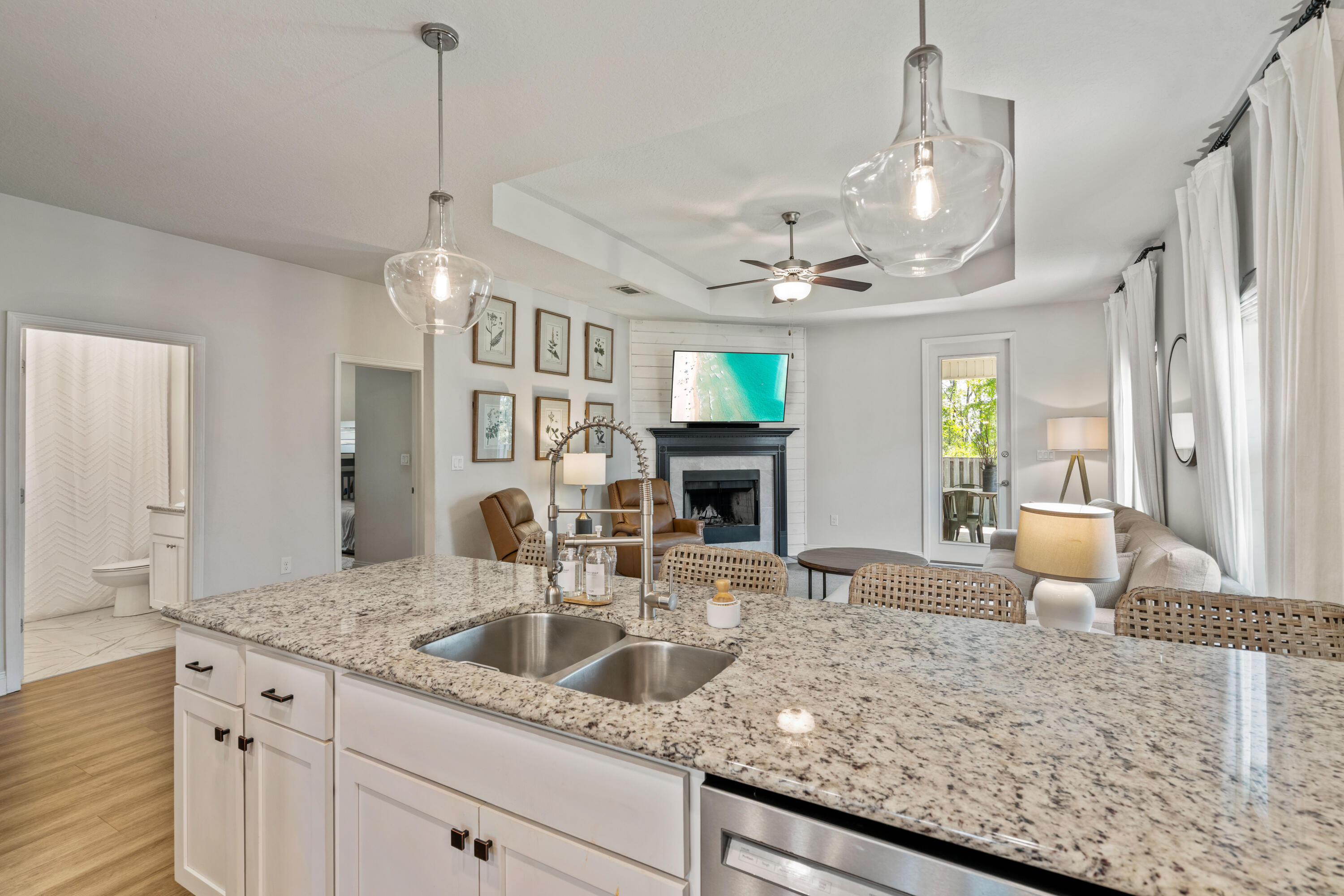 111 Brandywine Road Freeport, FL 32439 - Photo 7 of 40 Breakfast Bar