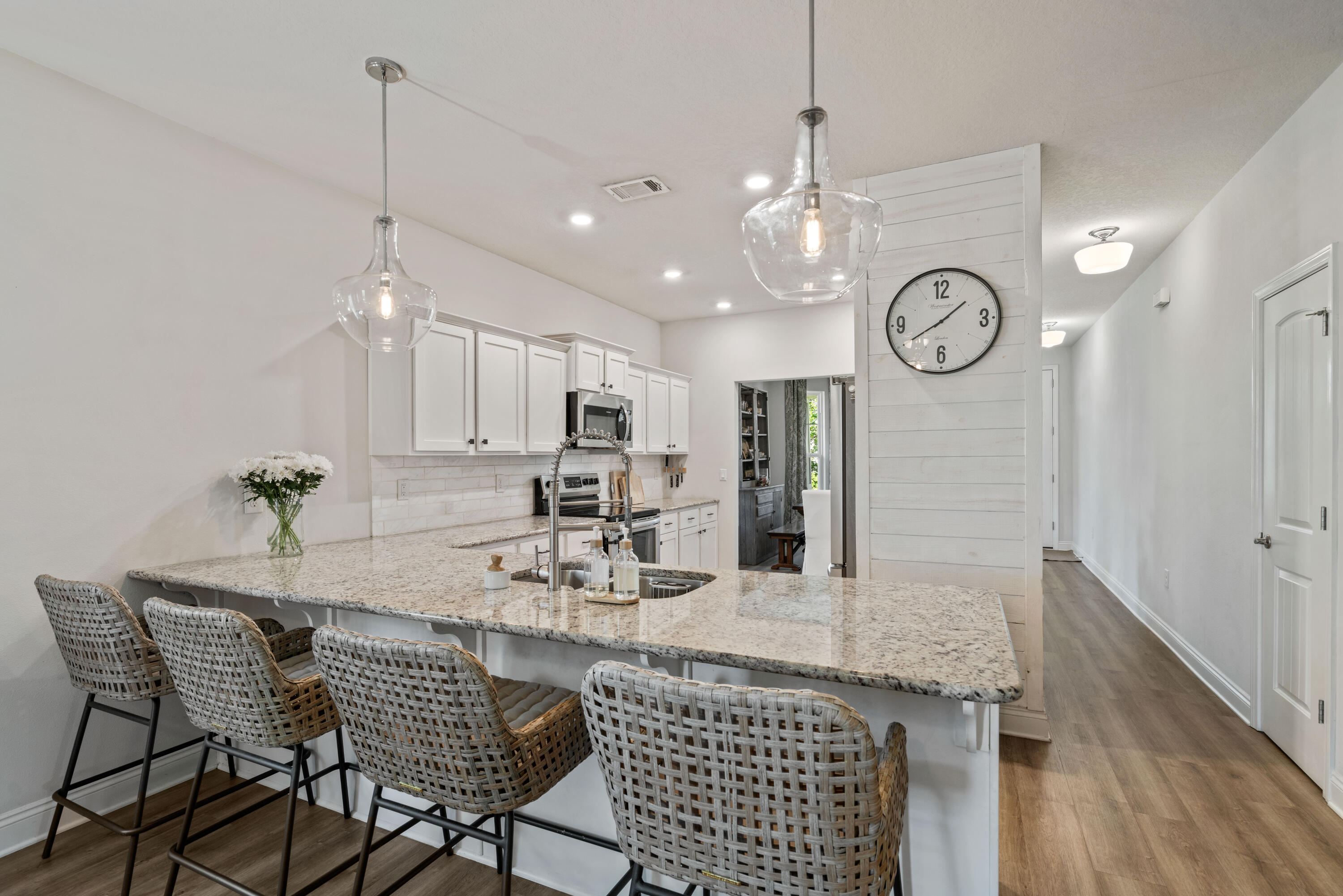 111 Brandywine Road Freeport, FL 32439 - Photo 9 of 40 Breakfast Bar