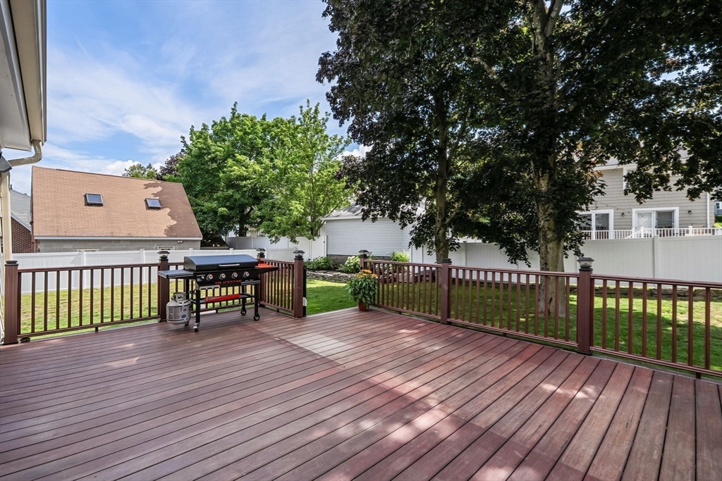 12 Sunset Road Stoneham, MA 02180 - Photo 30 of 42
