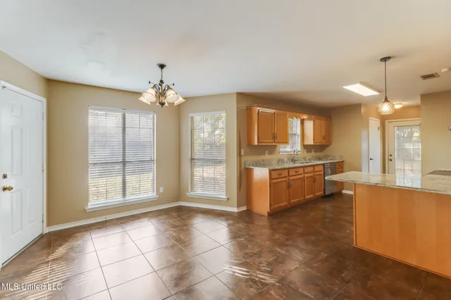 $279,900 | 3225 North 5th Street, Ocean Springs, MS 39564