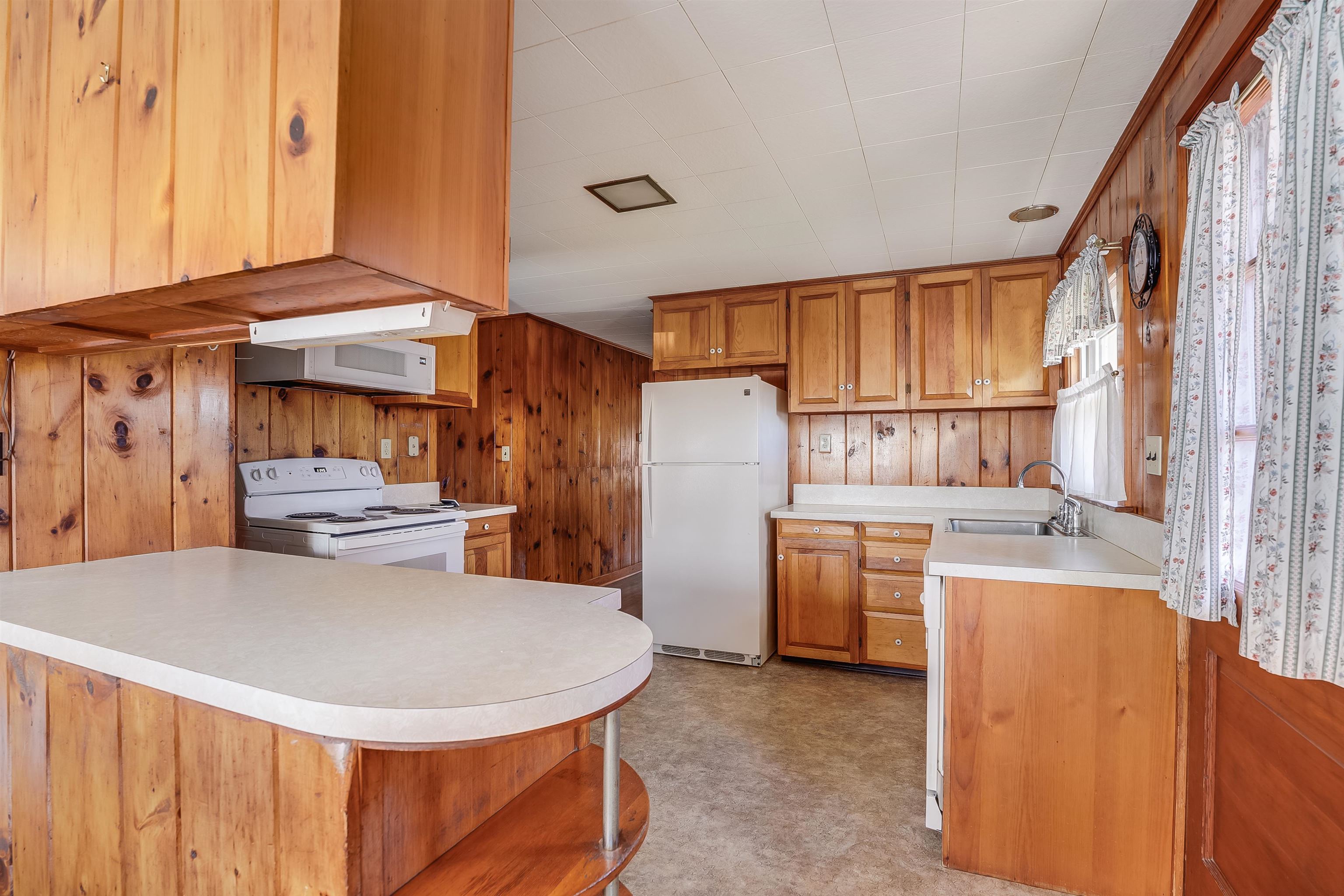 29 North Main Street Antrim, NH 03440 - Photo 15 of 46