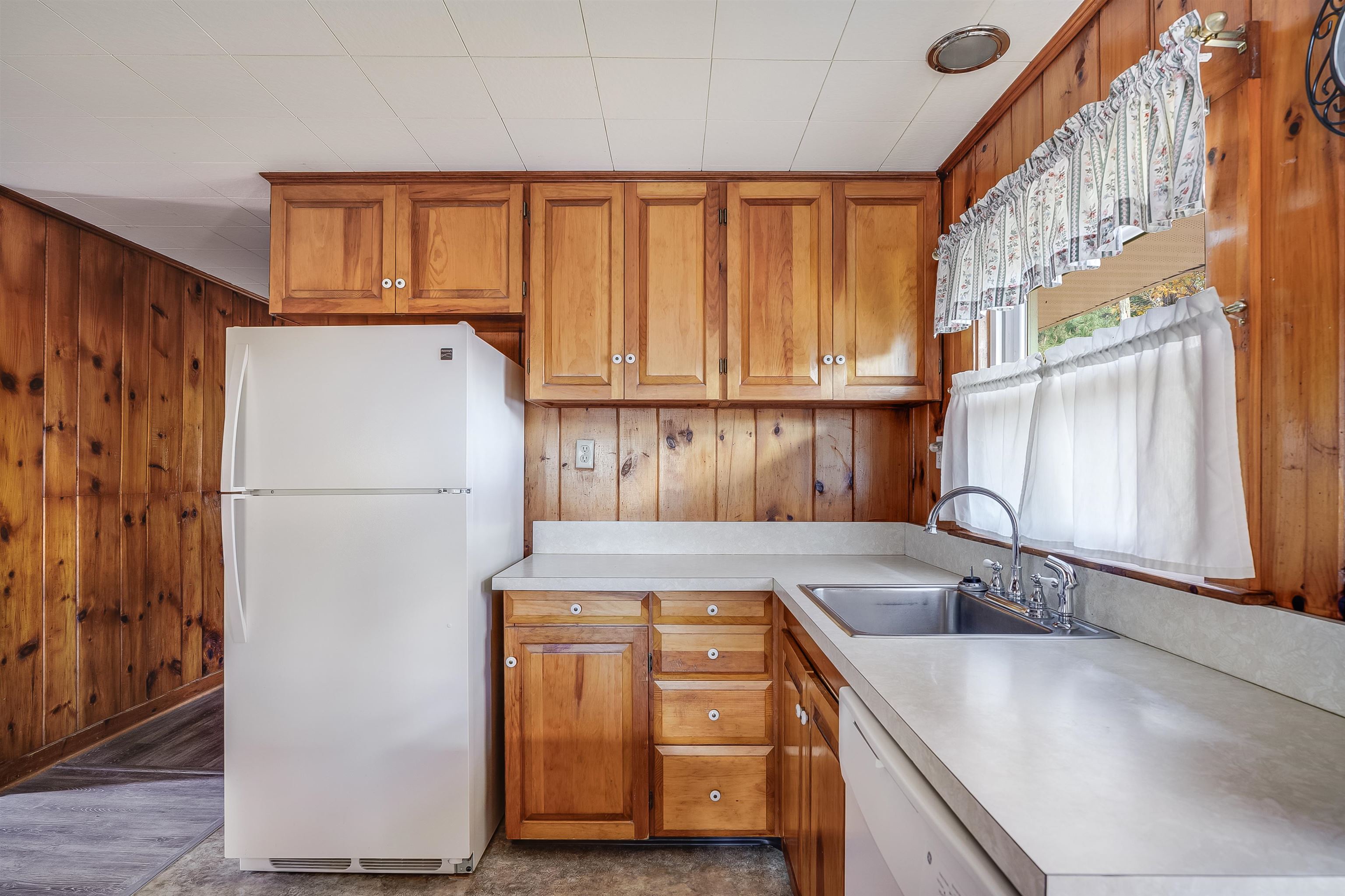 29 North Main Street Antrim, NH 03440 - Photo 17 of 46