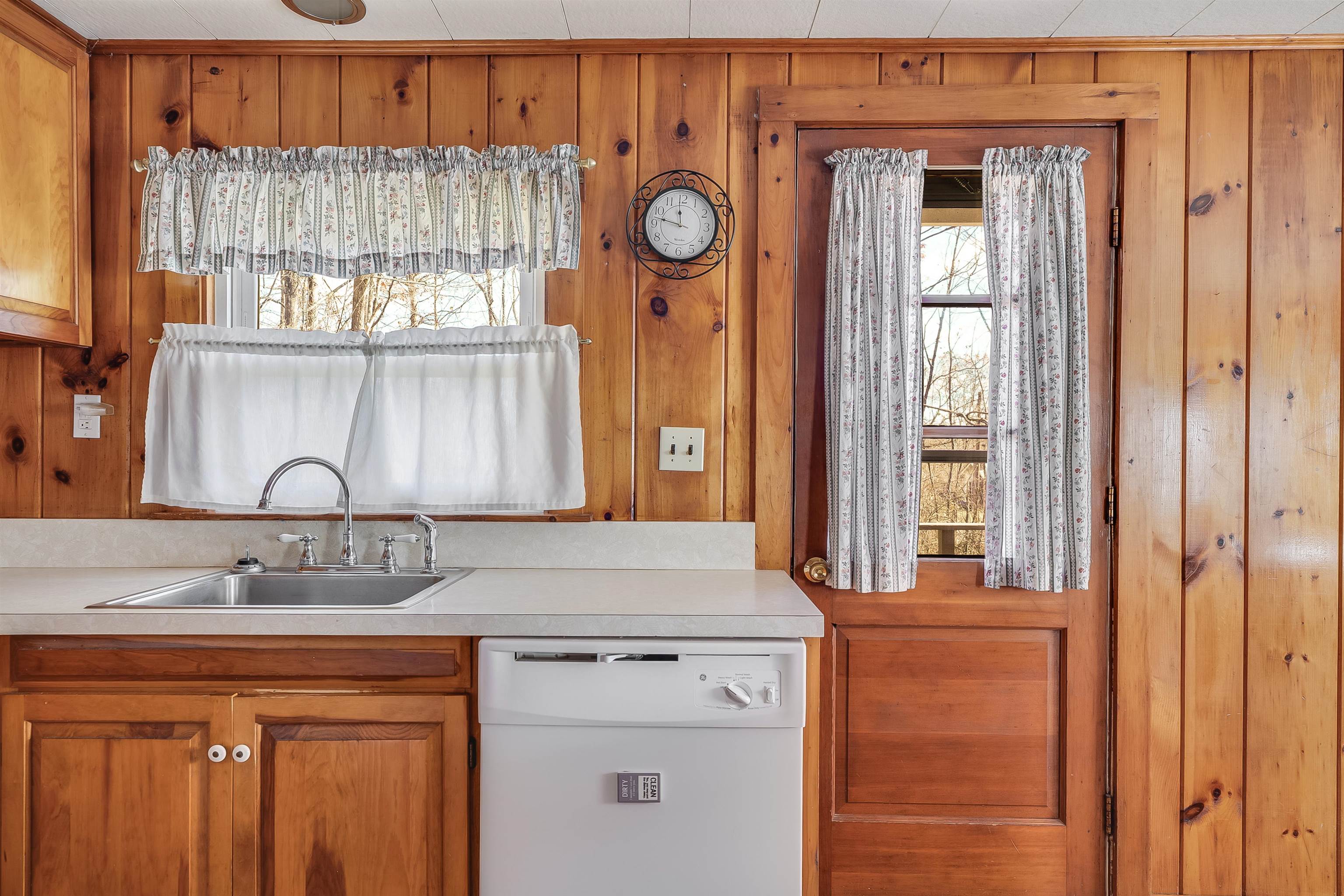 29 North Main Street Antrim, NH 03440 - Photo 20 of 46