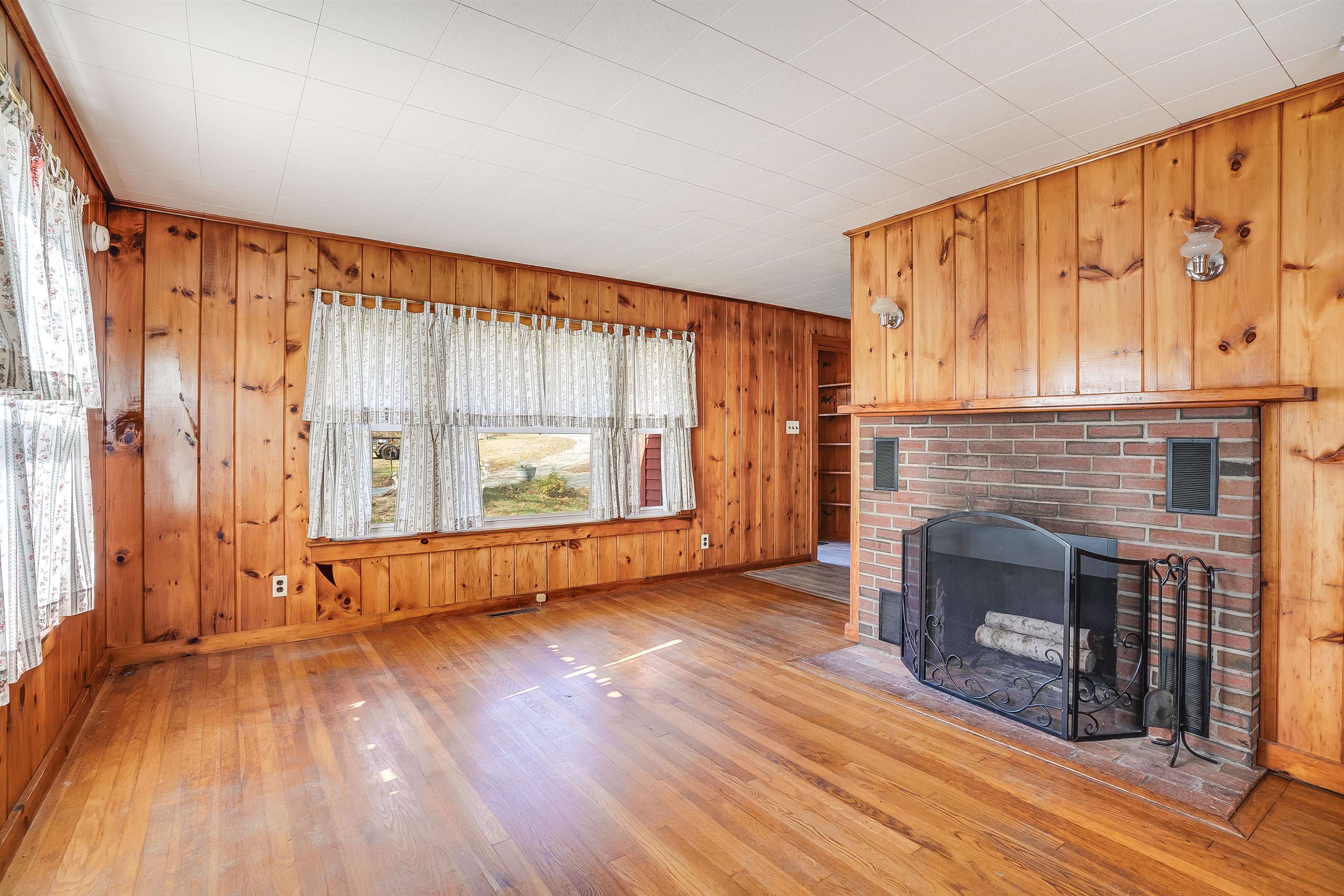 29 North Main Street Antrim, NH 03440 - Photo 9 of 46