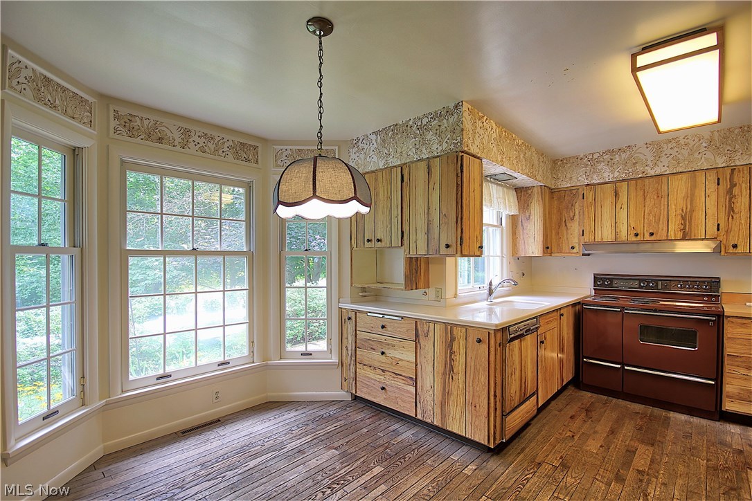 2880 Lander Road Cleveland, OH 44124 - Photo 8 of 35