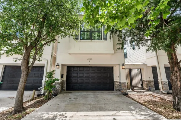 $3,700 | 4205 Koehler Street, Unit B, Houston, TX 77007