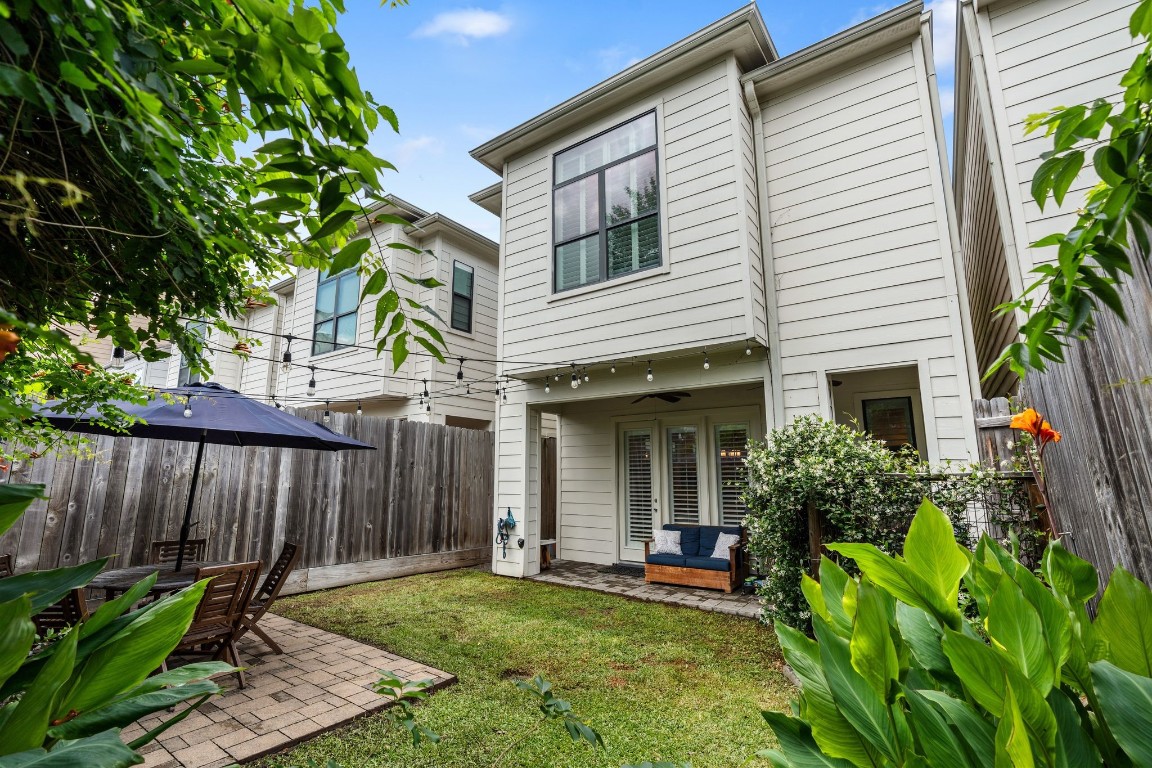 4205 Koehler Street, Unit B Houston, TX 77007 - Photo 2 of 28 a view of a house with backyard and sitting area