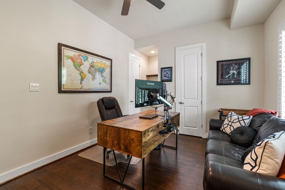 4205 Koehler Street, Unit B Houston, TX 77007 - Photo 21 of 28 a living room with furniture and a wooden floor