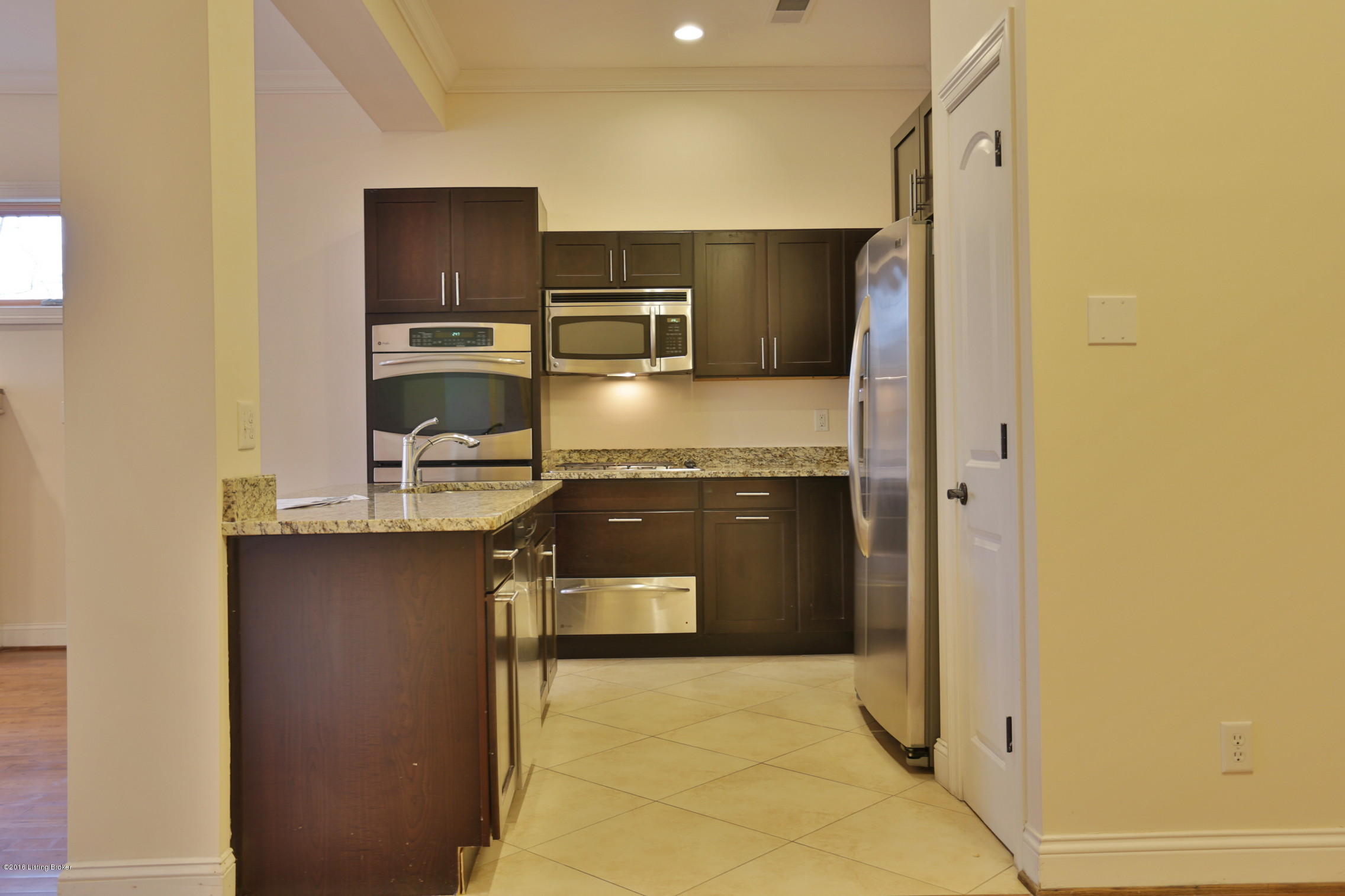 927 Cherokee Road, Unit F Louisville, KY 40204 - Photo 16 of 31 5