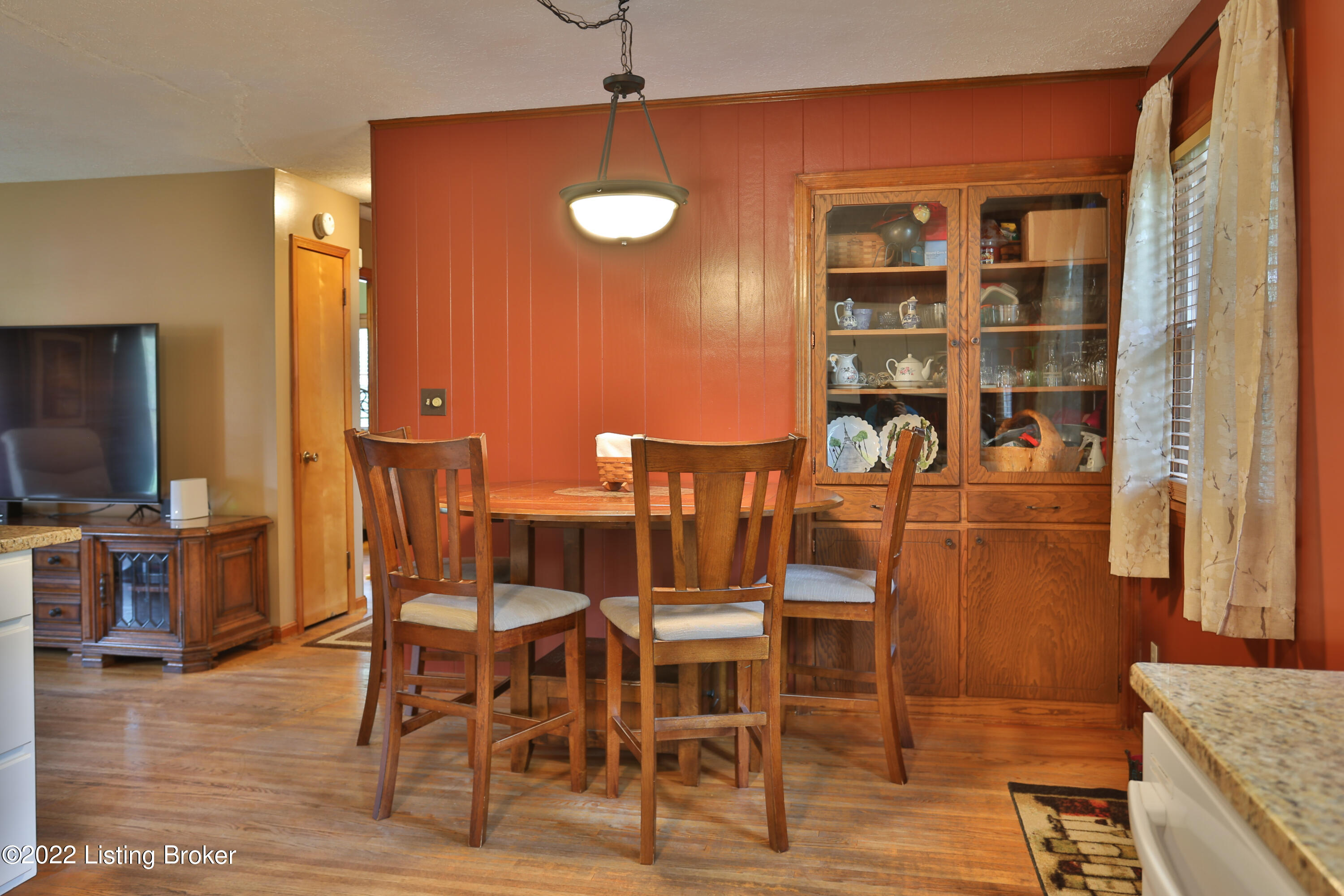 2815 Timber Hill Road Louisville, KY 40214 - Photo 25 of 32 2815 Timber Hills Rd-18