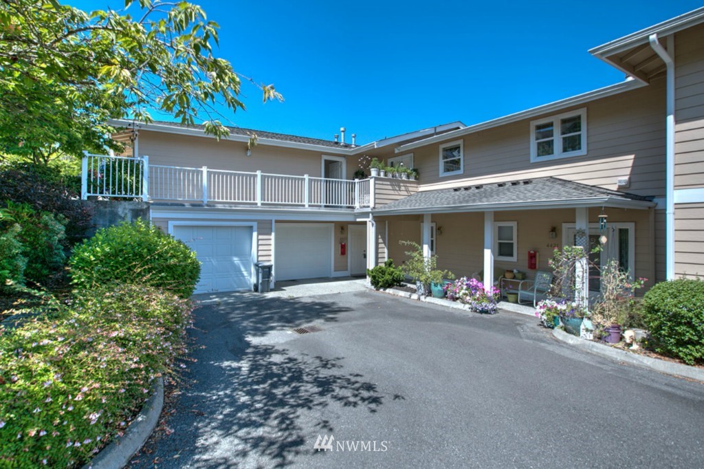 4423 Providence Point Place Southeast, Unit 2628 Issaquah, WA 98029 - Photo 1 of 18