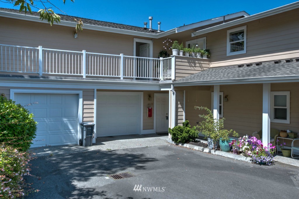 4423 Providence Point Place Southeast, Unit 2628 Issaquah, WA 98029 - Photo 2 of 18