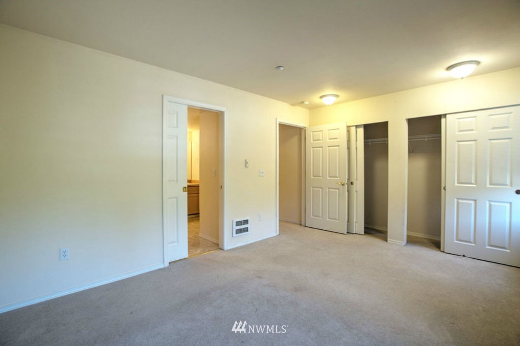 4423 Providence Point Place Southeast, Unit 2628 Issaquah, WA 98029 - Photo 12 of 18