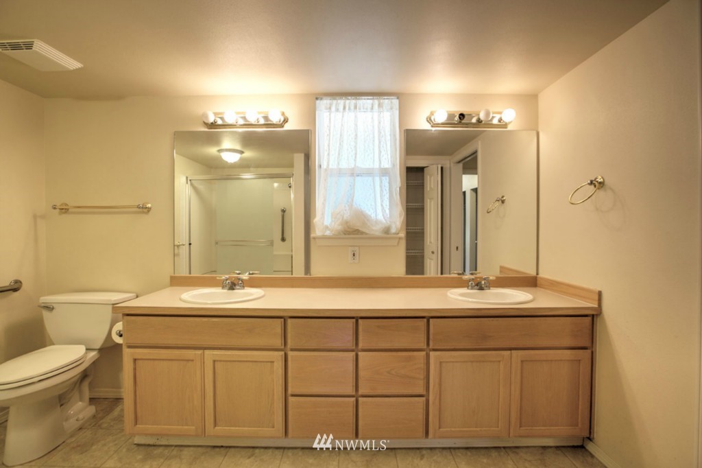 4423 Providence Point Place Southeast, Unit 2628 Issaquah, WA 98029 - Photo 13 of 18