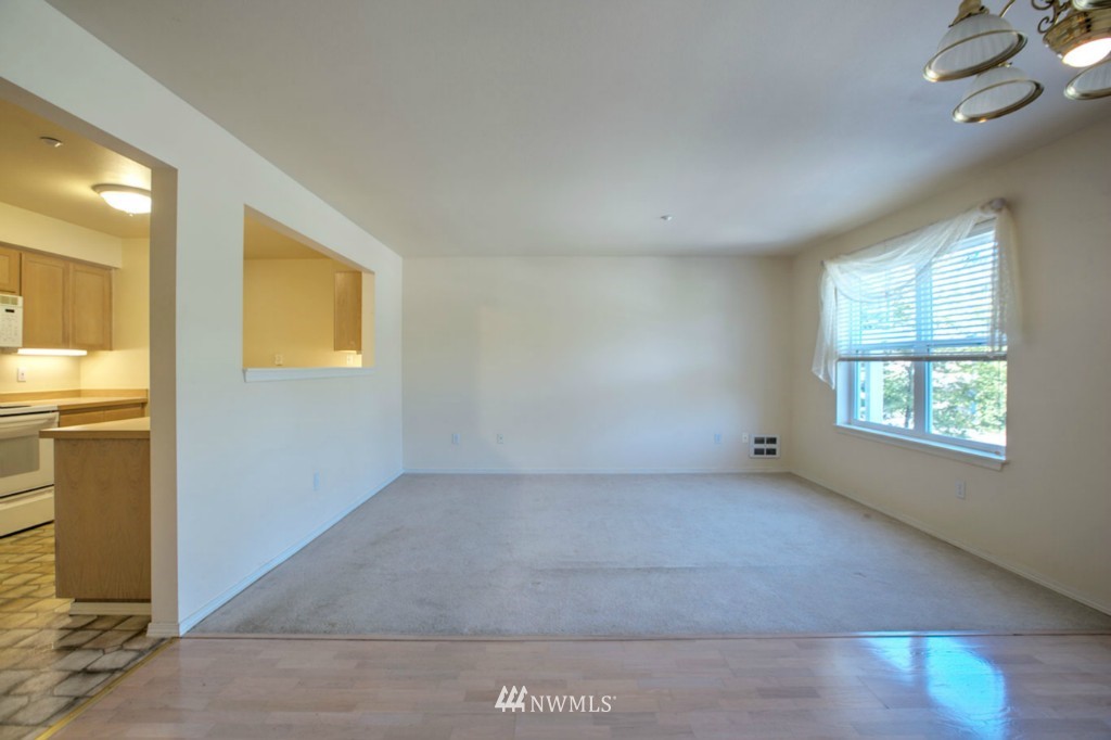 4423 Providence Point Place Southeast, Unit 2628 Issaquah, WA 98029 - Photo 3 of 18