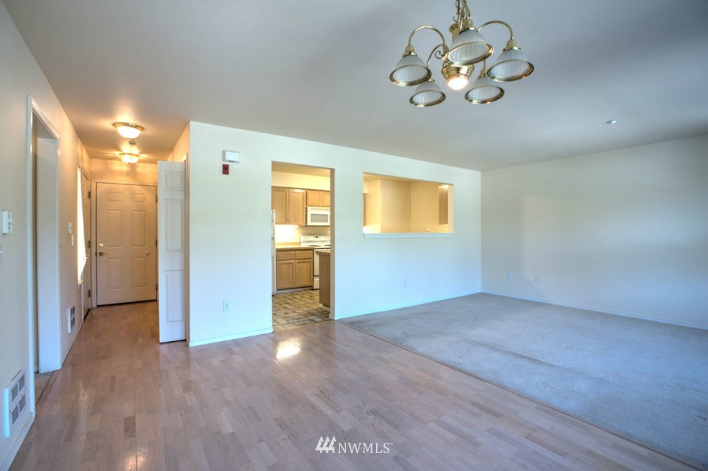 4423 Providence Point Place Southeast, Unit 2628 Issaquah, WA 98029 - Photo 4 of 18