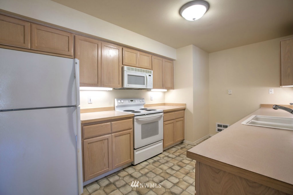4423 Providence Point Place Southeast, Unit 2628 Issaquah, WA 98029 - Photo 7 of 18