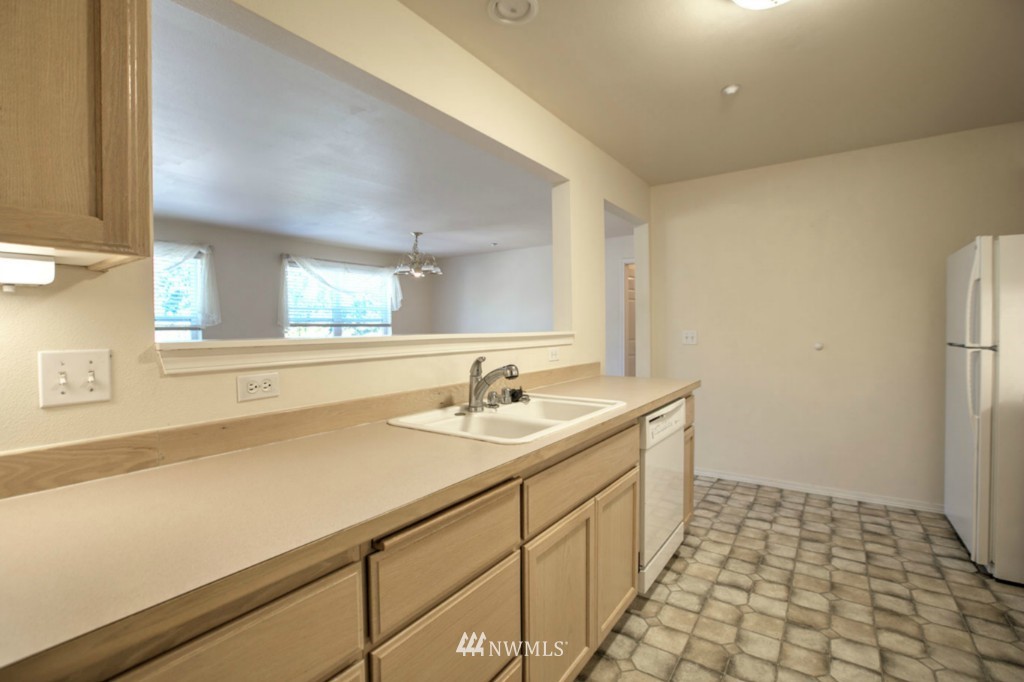 4423 Providence Point Place Southeast, Unit 2628 Issaquah, WA 98029 - Photo 10 of 18