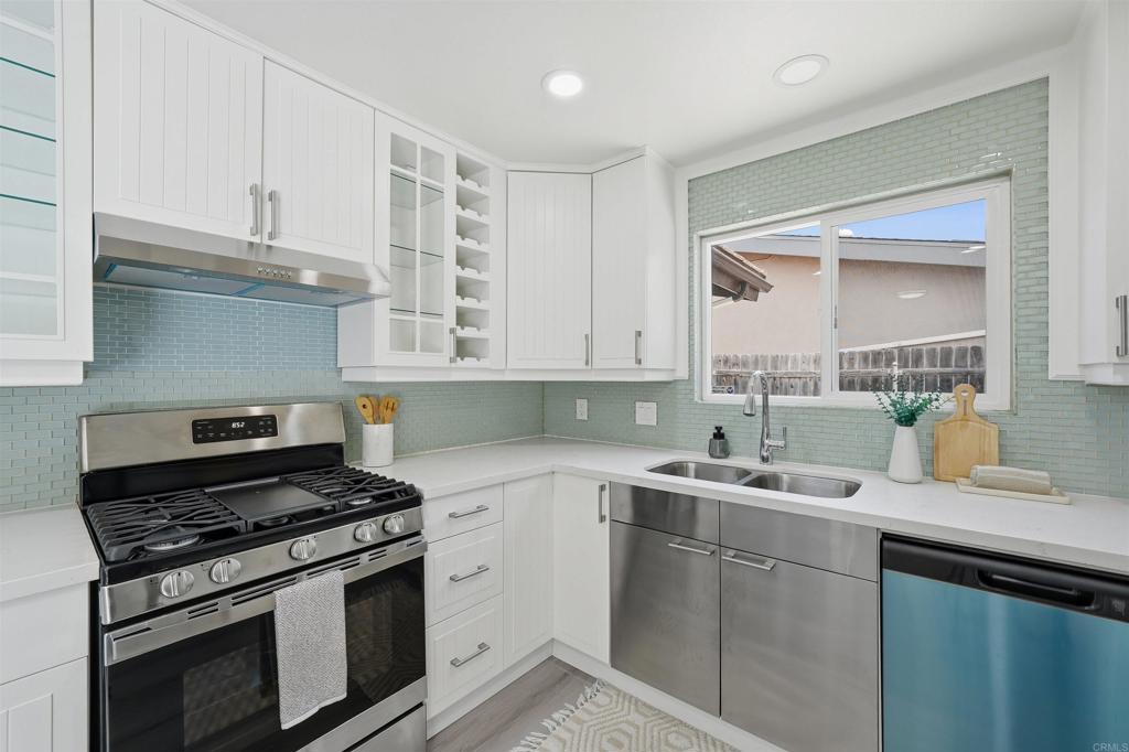 13641 Carriage Road Poway, CA 92064 - Photo 14 of 38