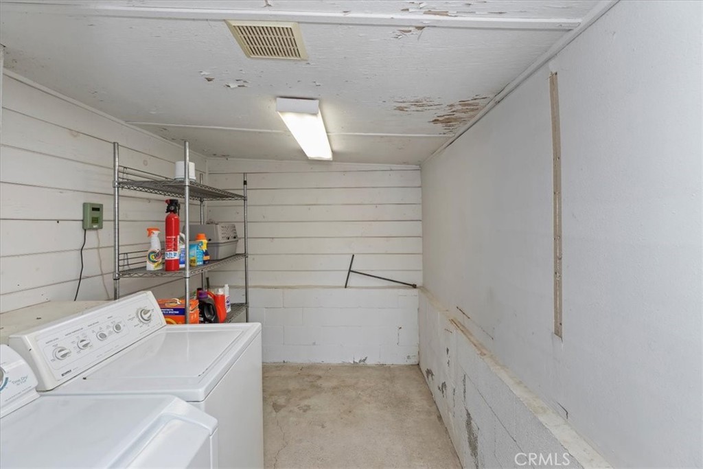 10555 Robinson Avenue Riverside, CA 92505 - Photo 49 of 65 Separate Laundry room