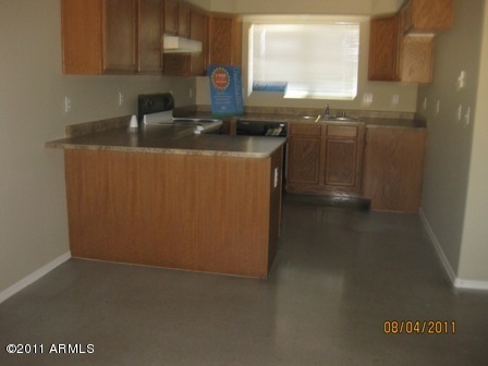 4404 West Coronado Road Phoenix, AZ 85035 - Photo 3 of 5 INTERIOR