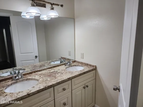 $1,880 | 403 Yvette Marie Drive, Lafayette, LA 70508