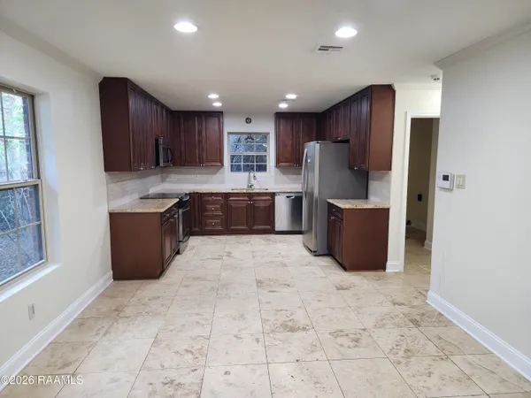 $1,880 | 403 Yvette Marie Drive, Lafayette, LA 70508
