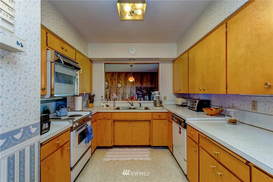 3143 Grandview Road Ferndale, WA 98248 - Photo 2 of 25