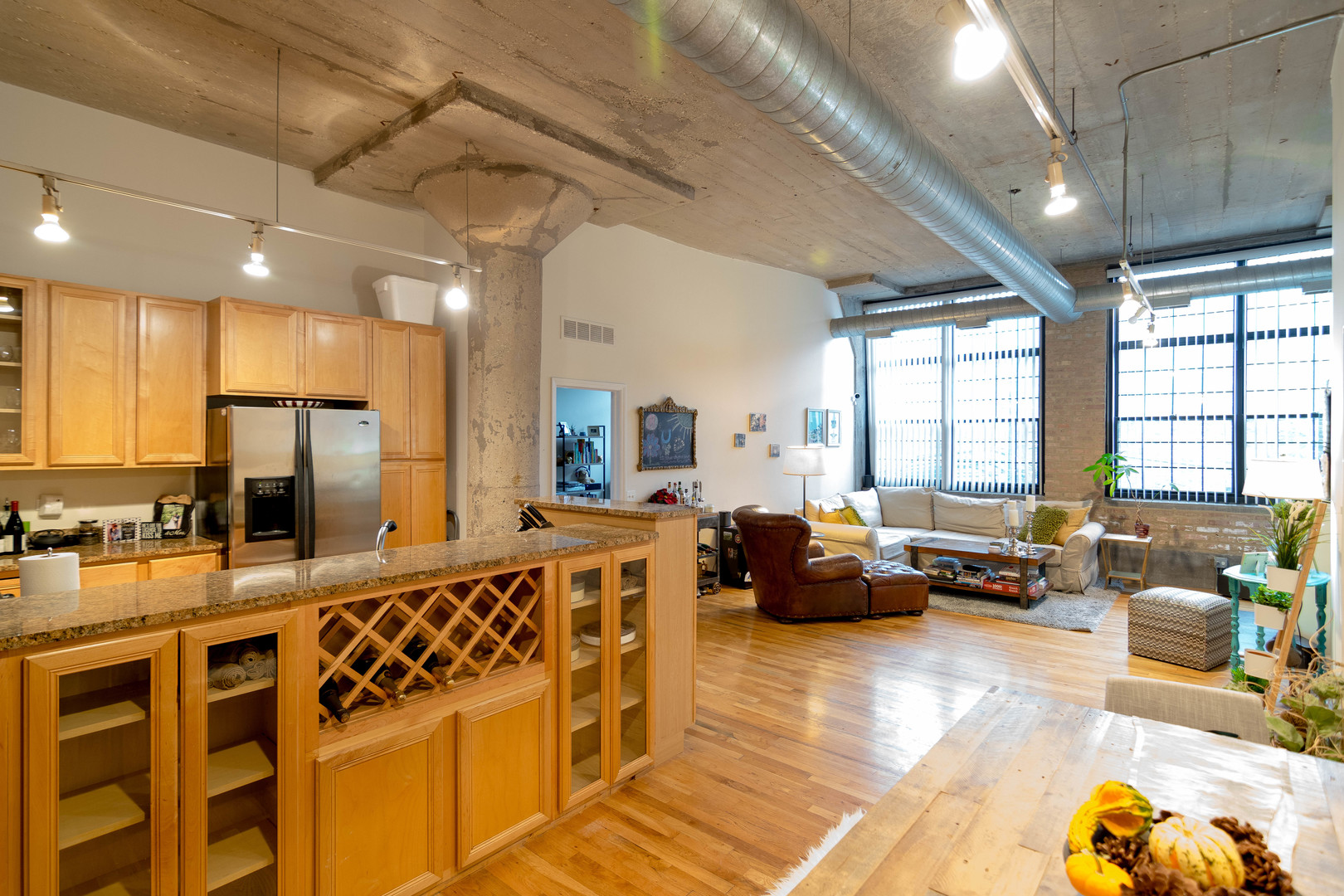 17 North Loomis Street, Unit 2H Chicago, IL 60607 - Photo 2 of 19