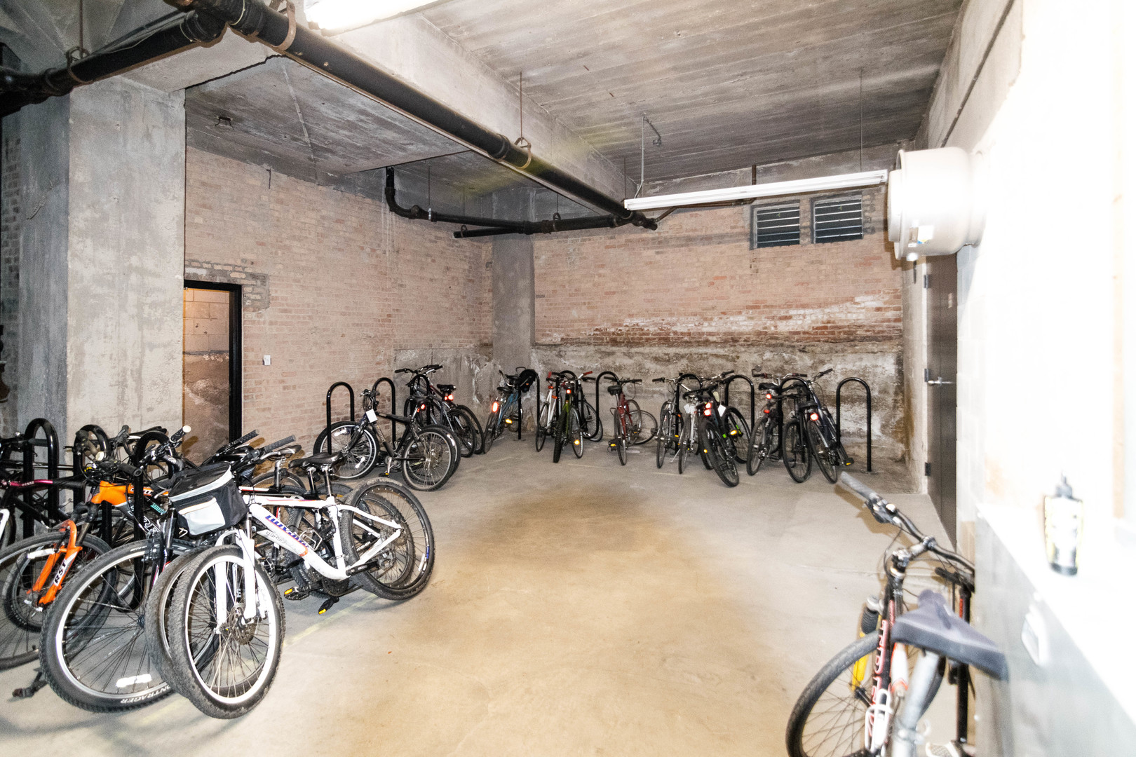 17 North Loomis Street, Unit 2H Chicago, IL 60607 - Photo 18 of 19