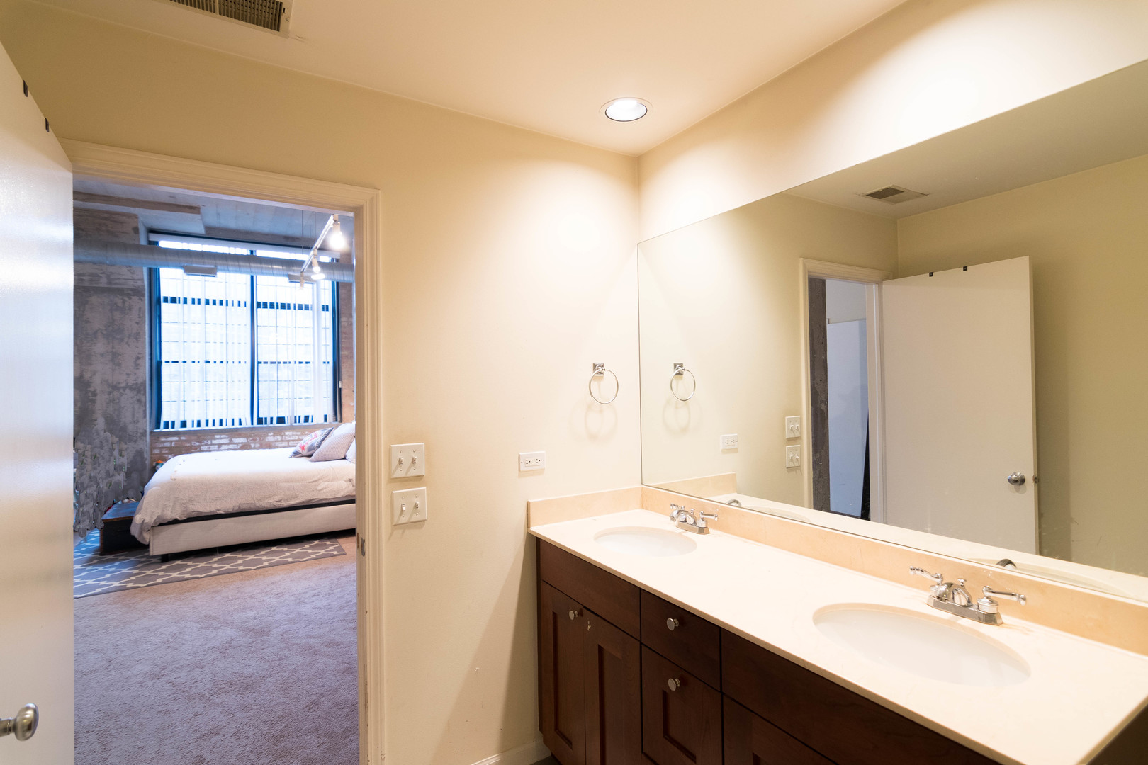 17 North Loomis Street, Unit 2H Chicago, IL 60607 - Photo 8 of 19