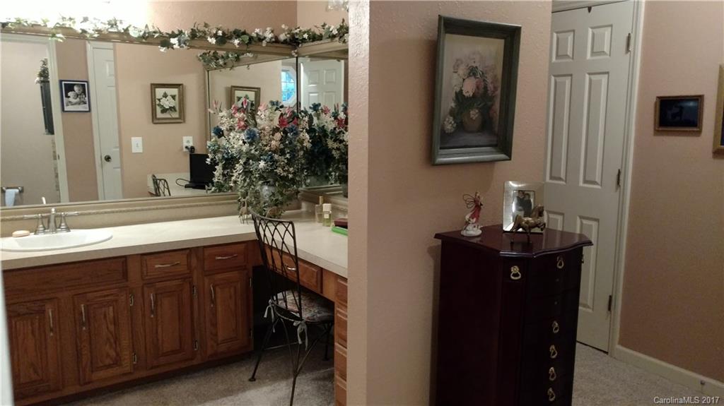 8329 Getalong Road, Unit 20 Charlotte, NC 28213 - Photo 9 of 24 Gallery Image 9