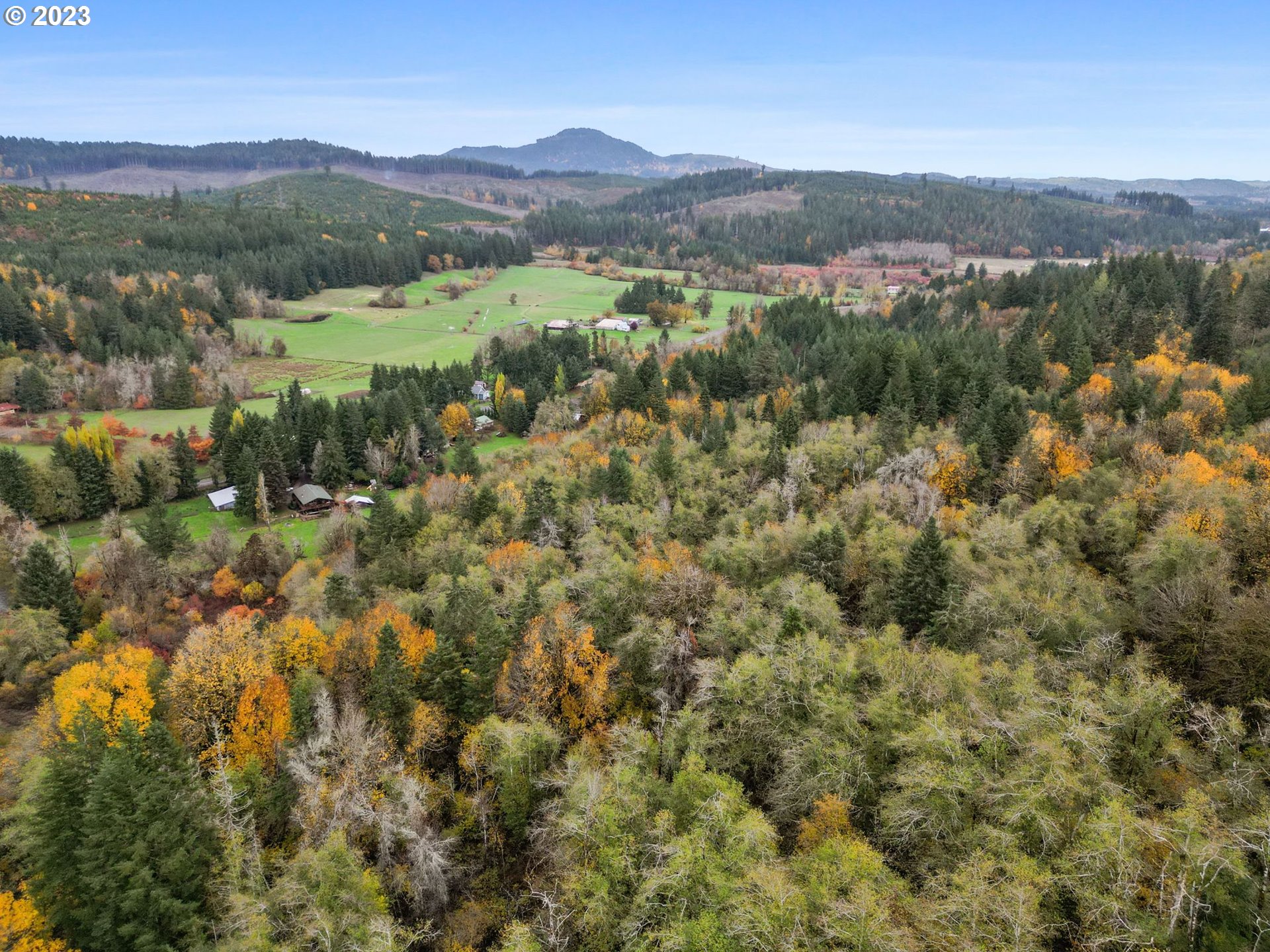 54795 Southwest Hebo Road Grand Ronde, OR 97347 - Photo 35 of 41 a view of city and mountain view