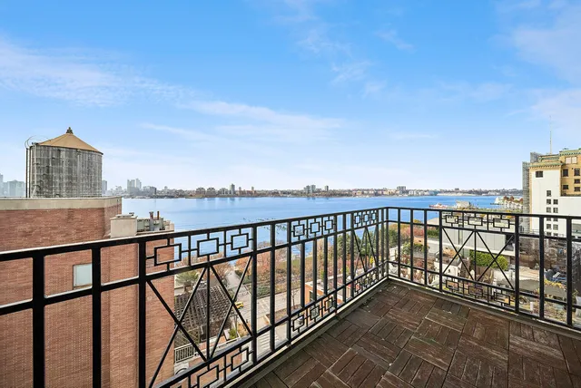 $2,875,000 | 366 West 11th Street, Unit PH12F | West Village