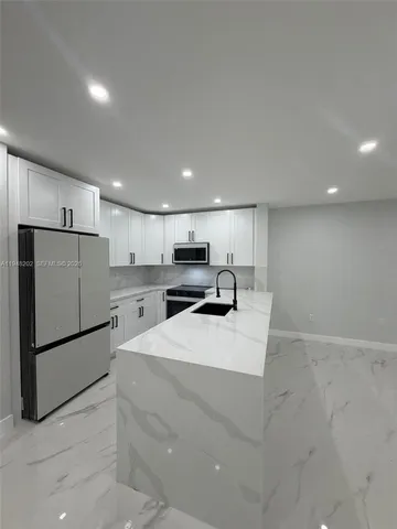 $3,800 | 1085 Northwest 191st Street, Unit 1085, Miami Gardens, FL 33169