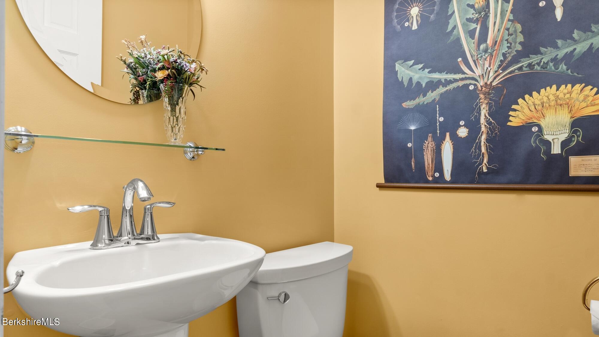 277 County Road Sheffield, MA 01230 - Photo 13 of 30 Powder room