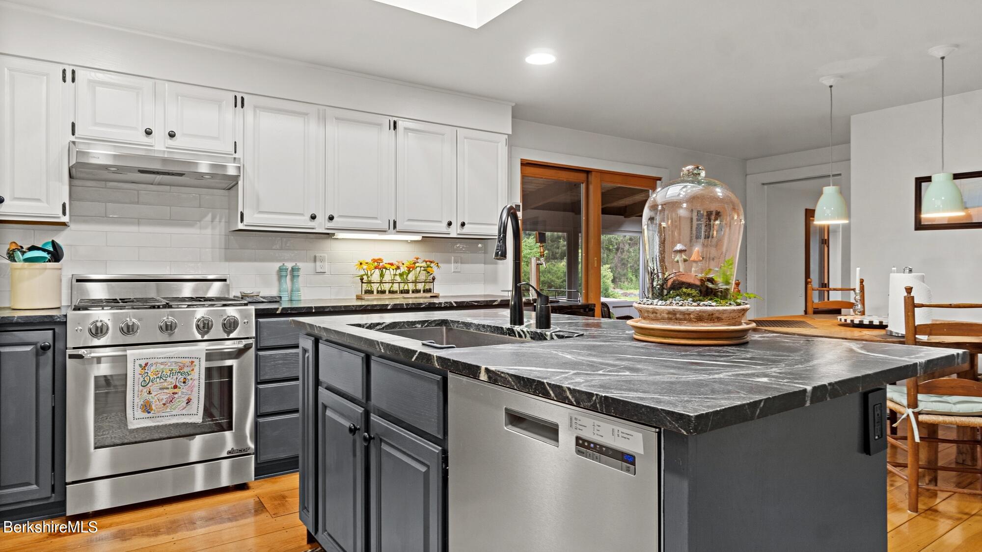 277 County Road Sheffield, MA 01230 - Photo 16 of 30 Kitchen alt view