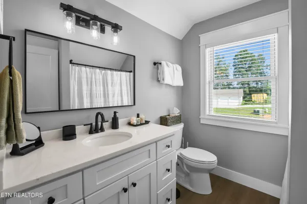 $399,000 | 110 East Hbr Vw Lane, Unit A, La Follette, TN 37766