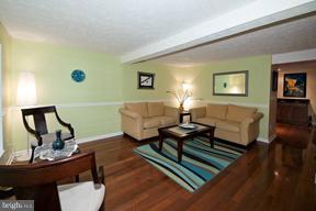 1626 Barnstead Drive Reston, VA 20194 - Photo 24 of 30 Living Room